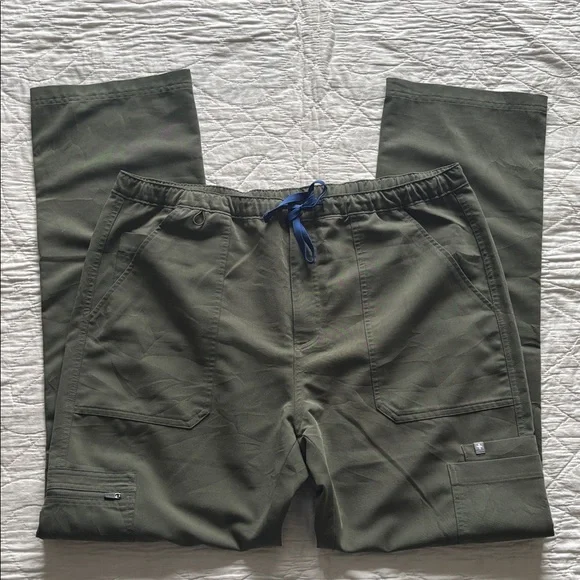 FIGS Scrub Set - Picture 8 of 15